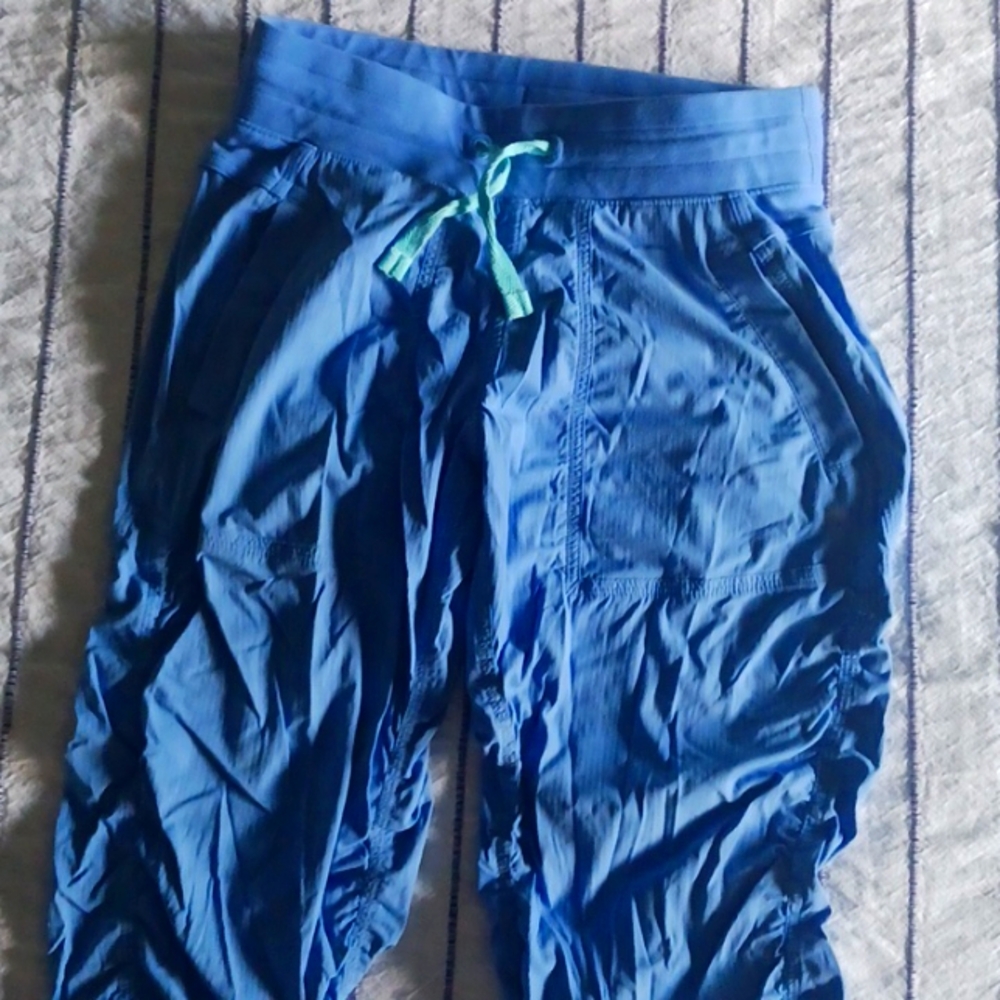 Girls 3/4 active pants
